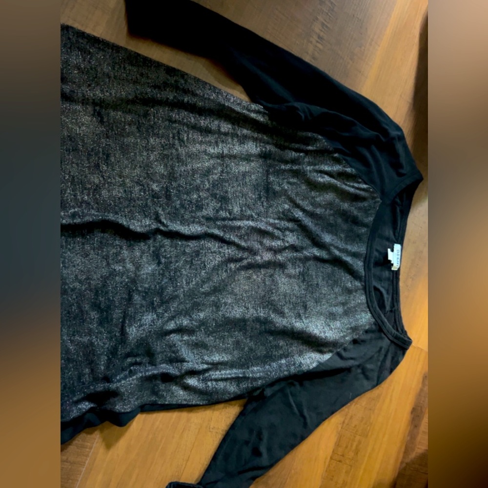 Old Navy shirt 3/4 sleeve